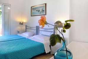 House, 3 Bedrooms, Smoking, Patio