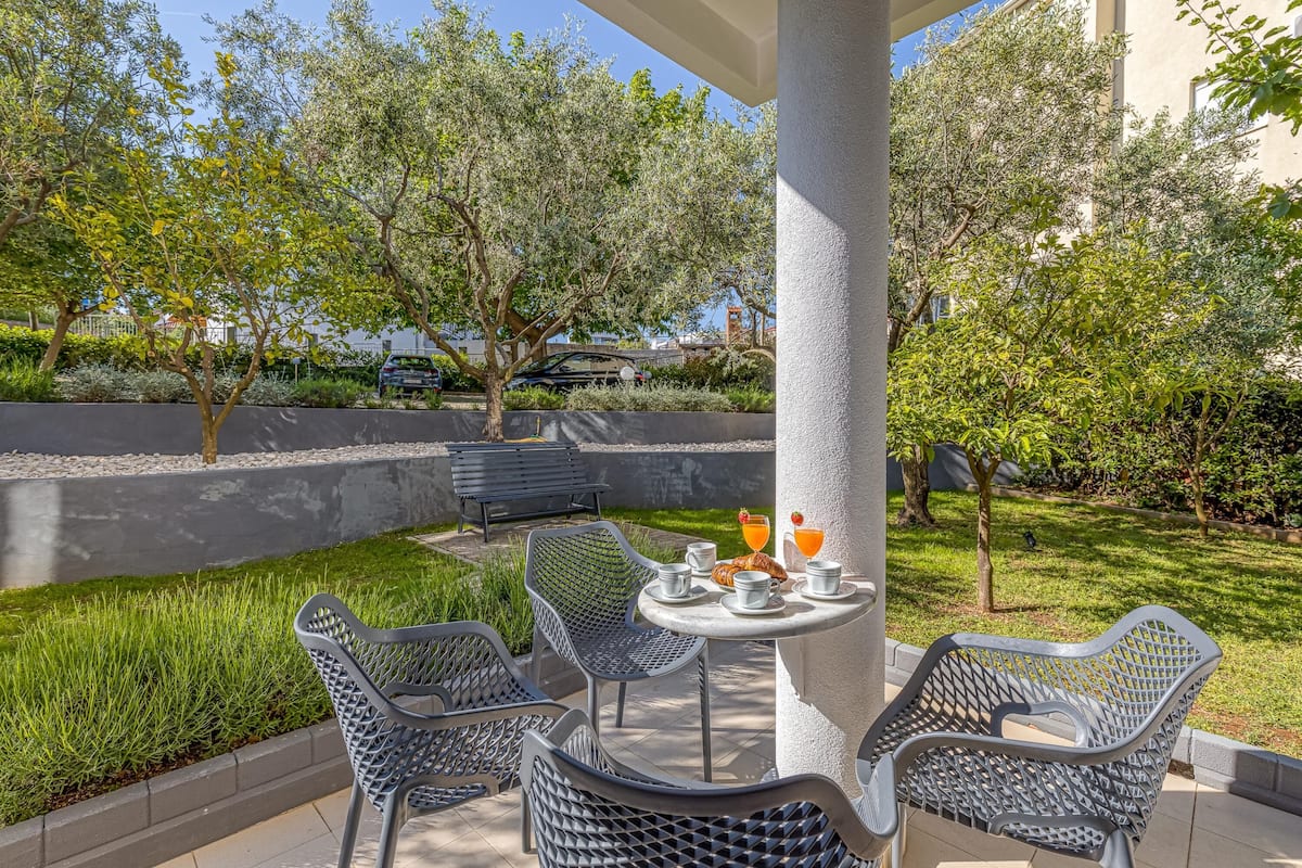 Family Apartment, Multiple Bedrooms, Mountainside (Apartment Angie 220m from the beach) | Outdoor dining