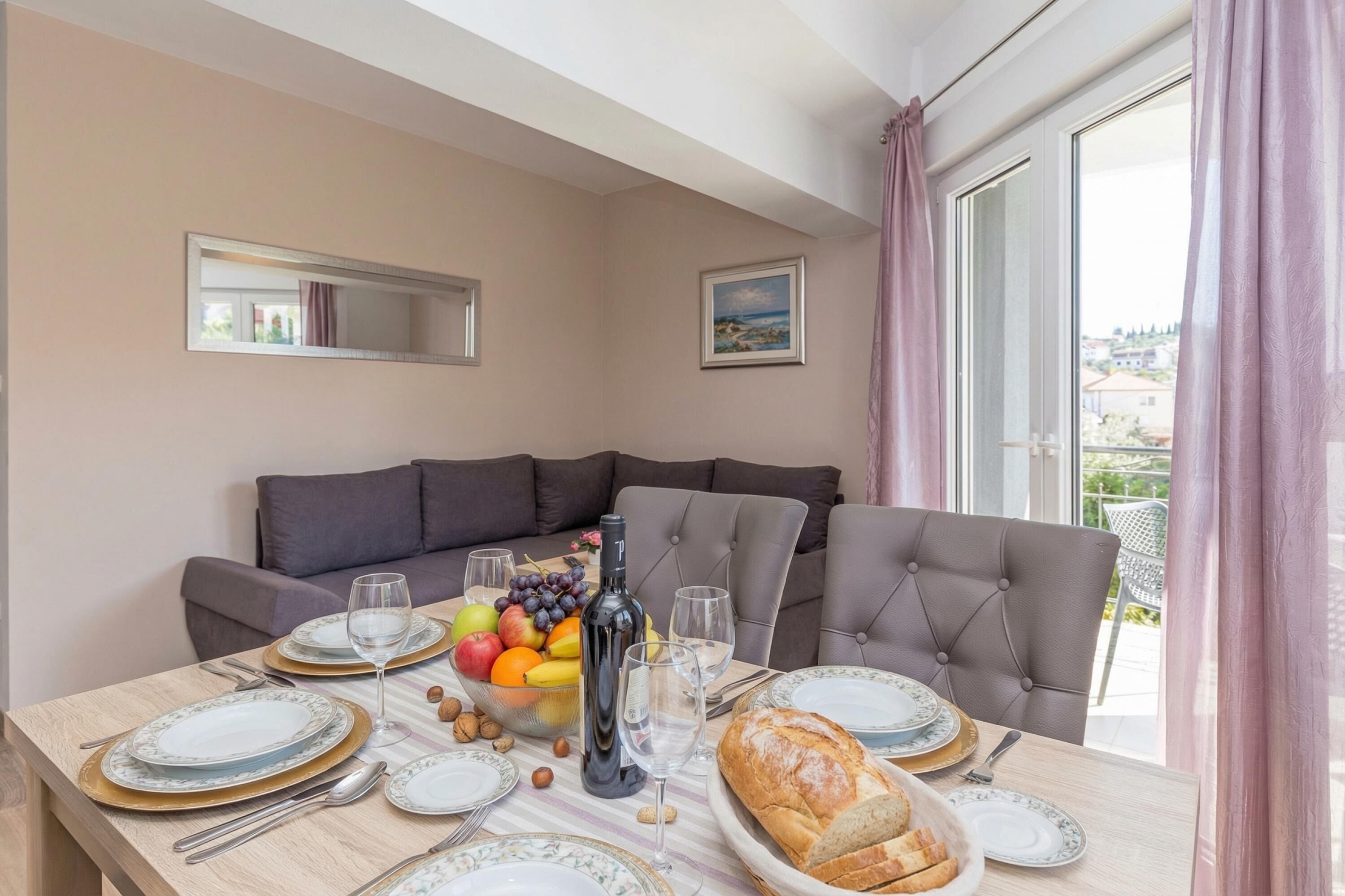 Family Apartment, Multiple Bedrooms, Mountainside (Apartment Ela 220m from the beach) | Dining room