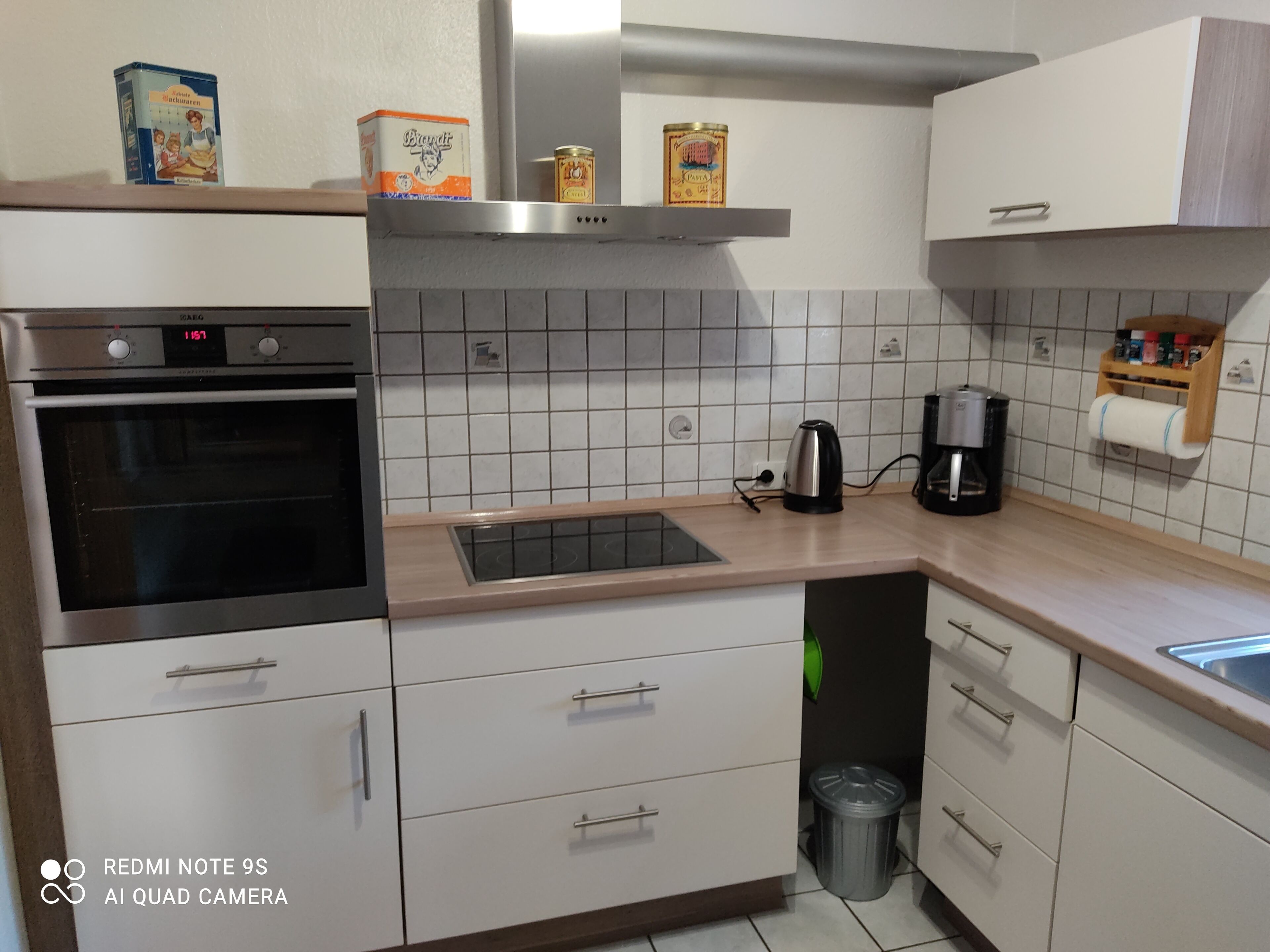 Quiet apartment with a beautiful terrace and lawn.