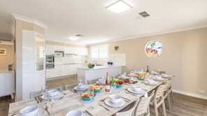 Dining - Dolphin Lagoon, 196 Soldiers Pt Rd - Luxury Escape (Salamander Bay)