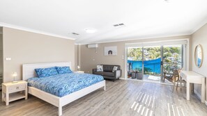 6 bedrooms, iron/ironing board, free WiFi