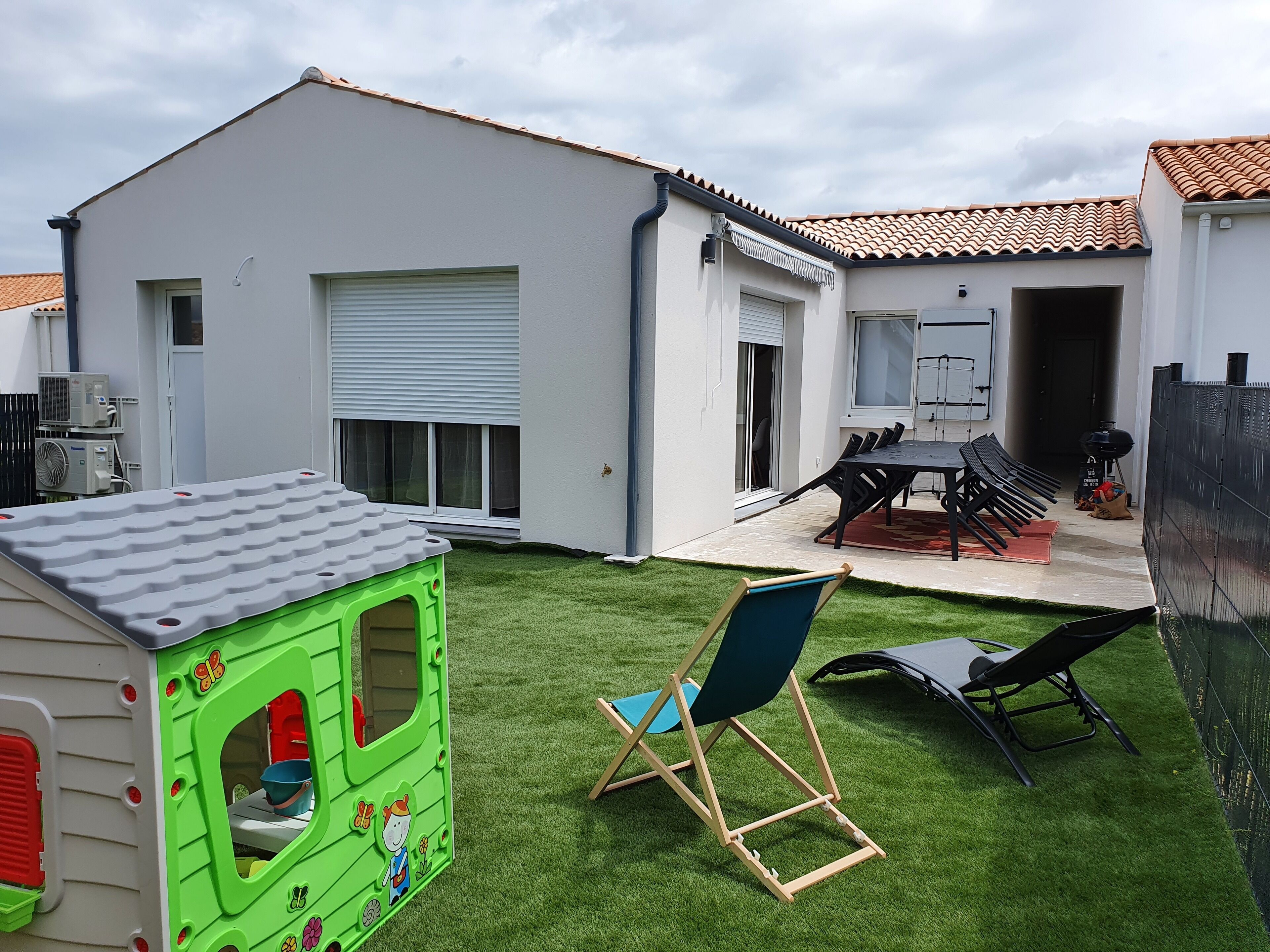 Quiet 3 bedroom 3 bathroom house