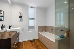 Shower - Seasoon (Lorne)