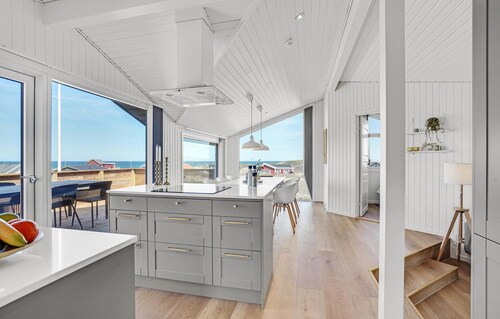 Gorgeous home in Hjørring with WiFi