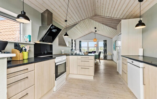 Kühlschrank, Herdplatte, Geschirrspüler