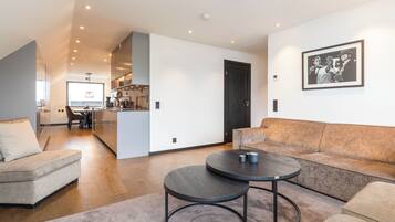 View 1503 | Free WiFi