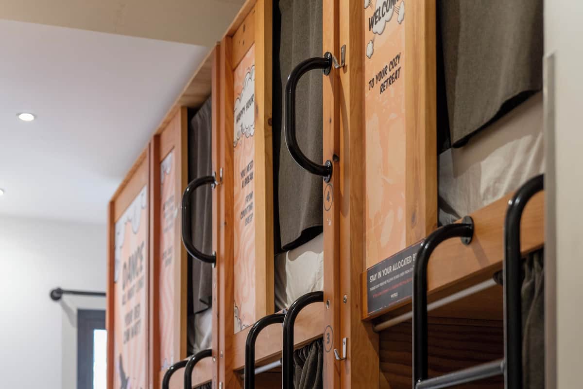 Bed in 8 mix Dorm w/private wc | Insonorización, tabla de planchar con plancha y wifi gratis