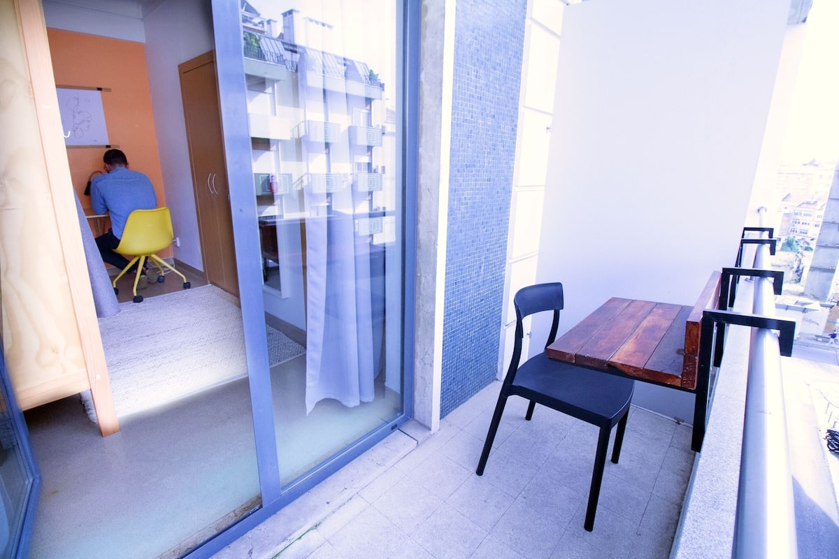 Bed in 2 mixed Dorm w/Balcony and private wc