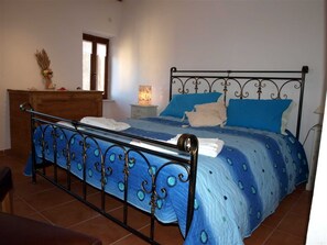 1 chambre, fer et planche à repasser, Wi-Fi gratuit