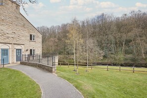 Front of property - 57 Woodland View (Holmfirth)