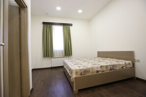 Free WiFi, bed sheets - Armenian Inn Hostel (Yerevan)