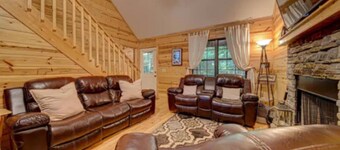 Private 2BR Cabin Fireplace, Deck + Firepit