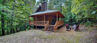 Mountain Top Retreat - Secluded Mountain Cabin close to North Carolina!
