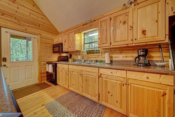 ثلاجة، ميكروويف، فرن، موقد طهي مسطح