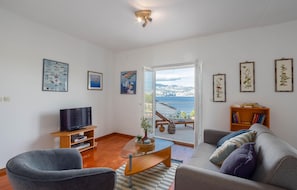 House | Living room | TV, table tennis