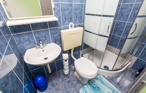 Apartment | Bathroom