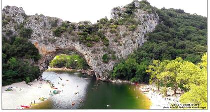 Very pleasant house, relaxing setting, breathtaking view of the Mont Ventoux