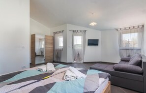 House | Exterior - Beautiful Home in Pula With Wifi and 7 Bedrooms (Pula)