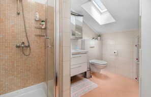 Apartment | Bathroom