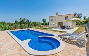 Outdoor pool - Nice Home in Zminj with Hot Tub, WiFi & 1 Bedrooms (Zminj)