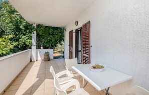 Balcony - Stunning Home in Malinska With Wifi and 2 Bedrooms (Malinska-Dubasnica)