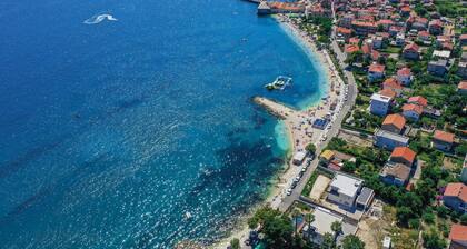Awesome Apartment in Kastel Stari With Wifi