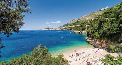 Amazing Home in Topolo with Hot Tub, Sauna & WiFi