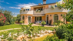 Unclassified image, 5 of 40, button - Beautiful Home in Krk With Wifi and 1 Bedrooms (Krk)