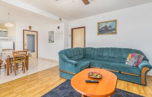 Apartment | Living room - Amazing Home in Krk With Wifi and 2 Bedrooms (Krk)
