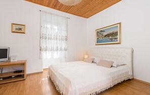 Apartment | Free WiFi - Beautiful Apartment in Omisalj With Wifi (Omisalj)