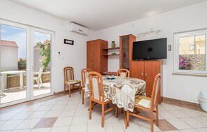 Apartment | Living room | TV - Amazing Apartment in Novalja With Wifi and 1 Bedrooms (Novalja)