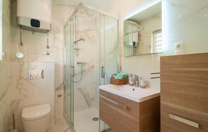 Apartment | Bathroom
