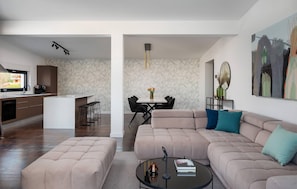 House | Living room | Smart TV - Amazing Home in Zidarici With Outdoor Swimming Pool, Wifi and 6 Bedrooms (Malinska-Dubasnica)