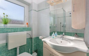 Apartment | Bathroom