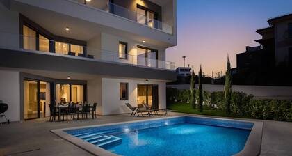 Amazing Home in Zidarici With Outdoor Swimming Pool, Wifi and 4 Bedrooms