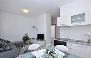 Leilighet | Oppholdsrom | Bordtennis