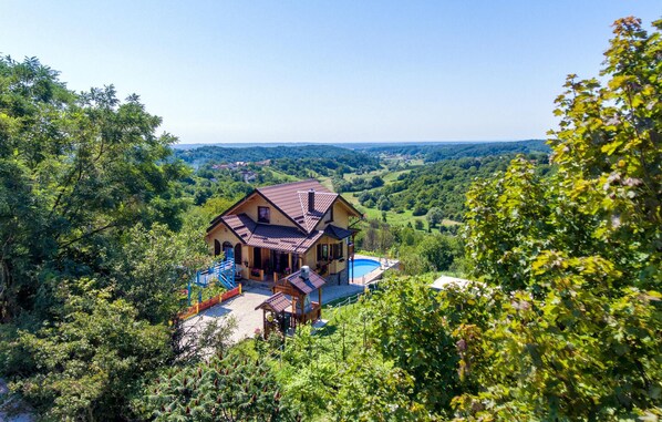 House | Exterior - Awesome Home in Donja Zelina With 3 Bedrooms, Wifi and Outdoor Swimming Pool (Sveti Ivan Zelina)