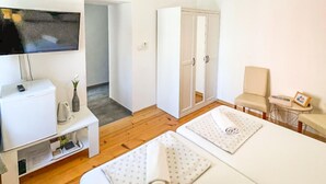 Apartment | 3 bedrooms, free WiFi, bed sheets - Nice Apartment in Sibenik With Wifi and 3 Bedrooms (Sibenik)