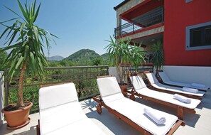 Exterior - Awesome Home in Umcani With Wifi and 9 Bedrooms (Vrgorac)