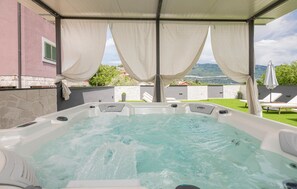 Exterior - Awesome Home in Umcani With Wifi and 9 Bedrooms (Vrgorac)