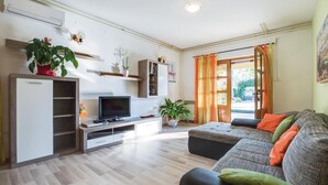 Apartment | Exterior - Beautiful Home in Svetvincenat With Wifi and 1 Bedrooms (Svetvincenat)