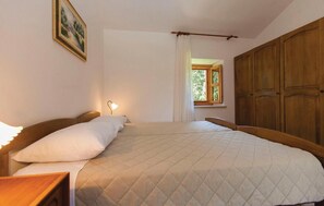 House | Exterior - Stunning Home in Vrsar With Wifi and 3 Bedrooms (Vrsar)