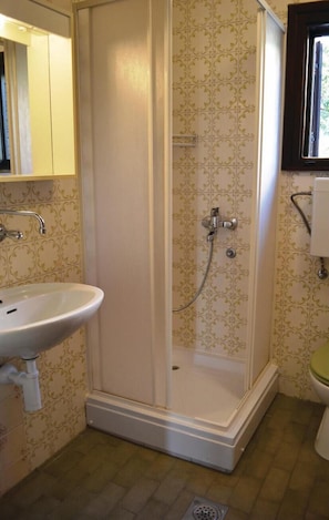 Apartment | Bathroom | Towels