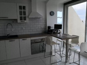 Fridge, dishwasher, electric kettle, toaster