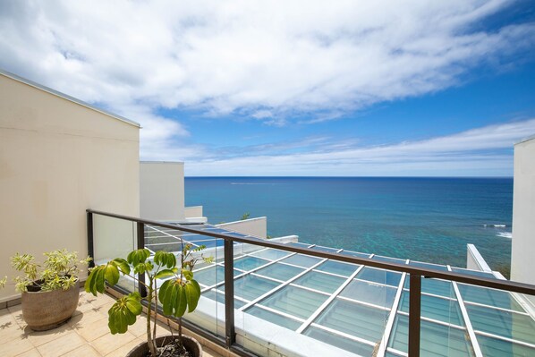 Property grounds - Puu Poa #414 - stunning ocean bluff views (Princeville)