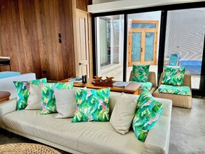 Smart-TV, DVD-spiller og stereoanlegg