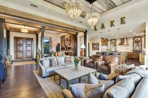 Télévision, cheminée, jeux vidéo, lecteur de DVD