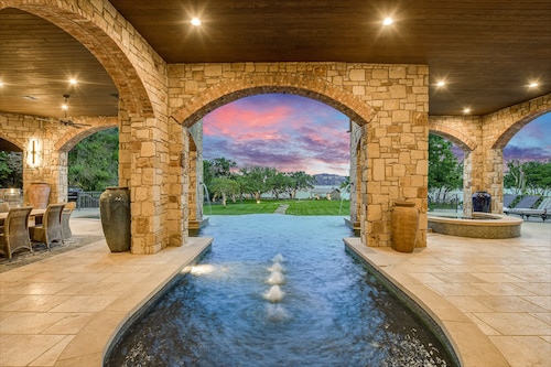 Above Sunset Point I Waterfront I Lake Travis I Pool&Spa I Game Room I Dock