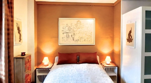 Right in the middle and yet quiet